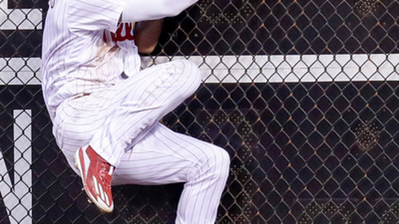 Correction: Pirates-Phillies story